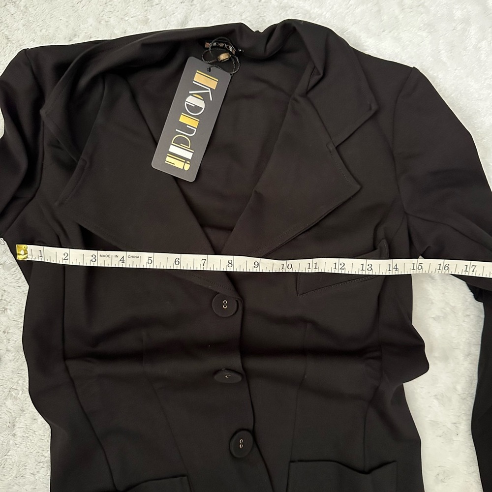 NWT- SUZIE KONDI 3 Button Black Ponte Blazer - Picture 8 of 9